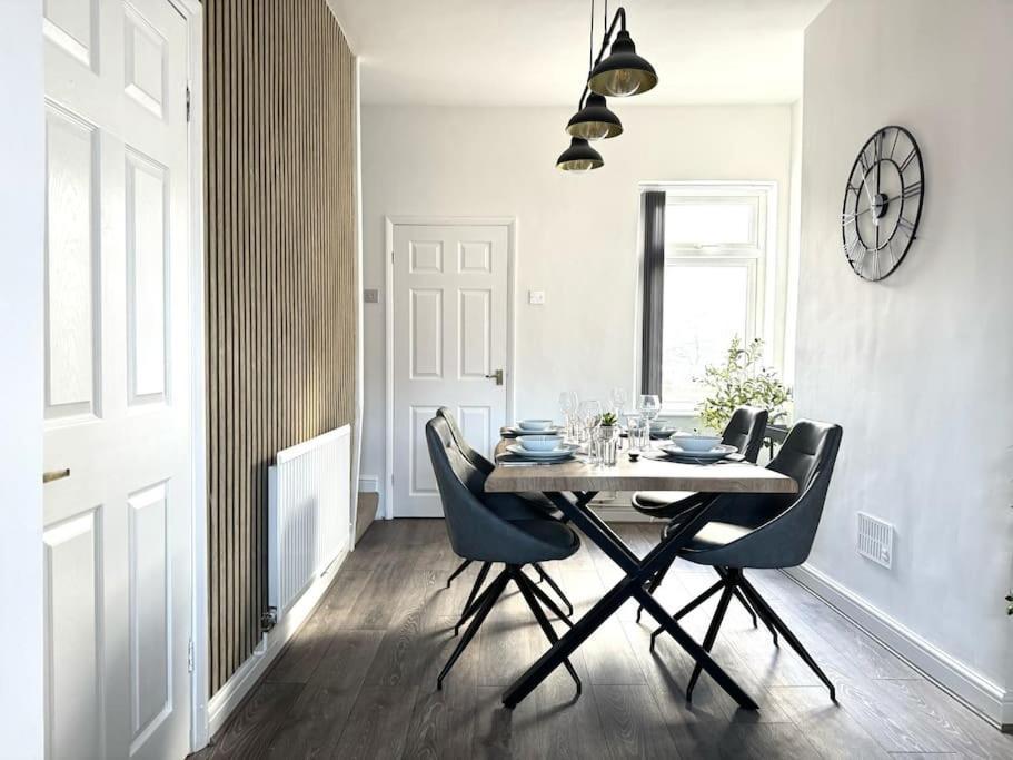 Stylish Home In York - Free Wifi & Parking - Close To Racecourse & City Centre Exterior foto