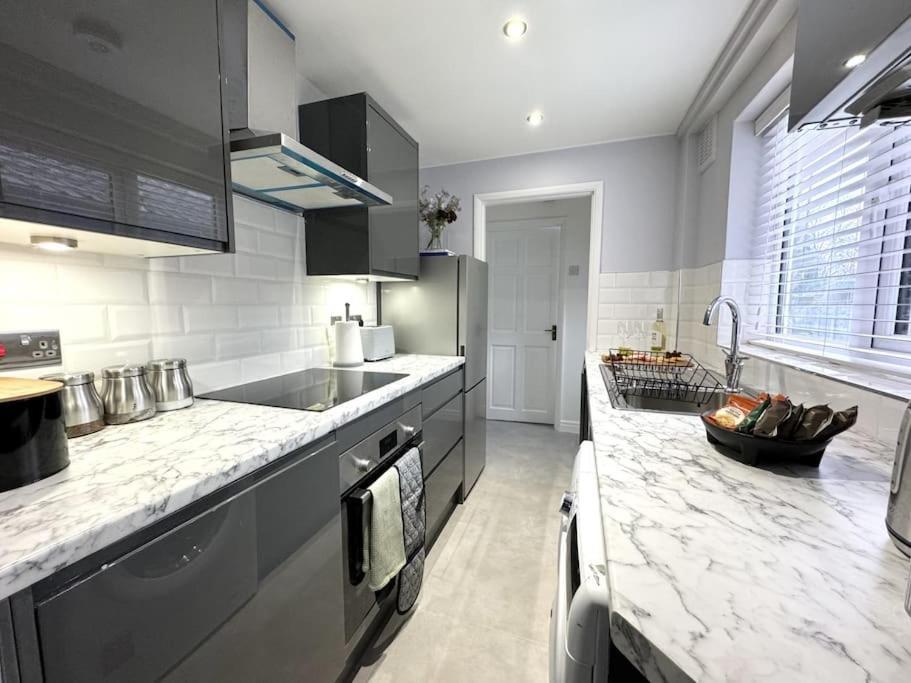 Stylish Home In York - Free Wifi & Parking - Close To Racecourse & City Centre Exterior foto