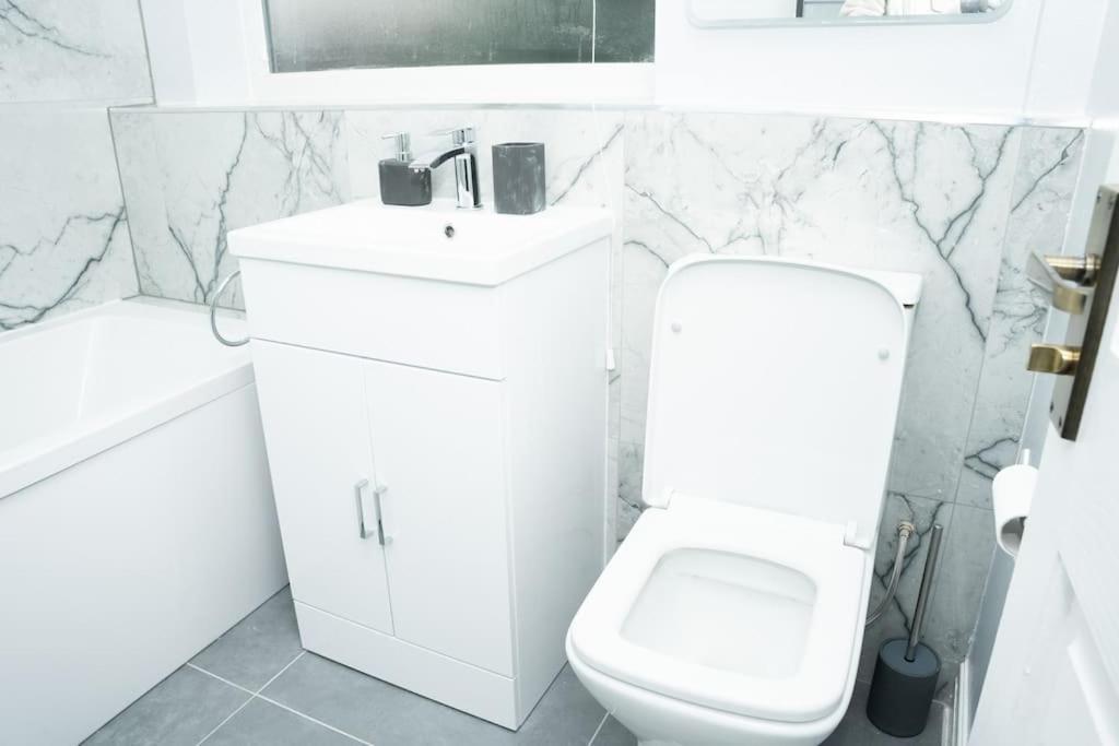 Stylish Home In York - Free Wifi & Parking - Close To Racecourse & City Centre Exterior foto